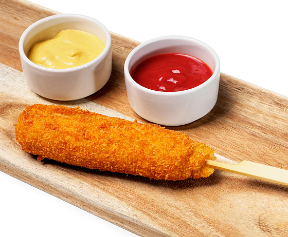 Корн-дон с моцареллой и сосиской 1